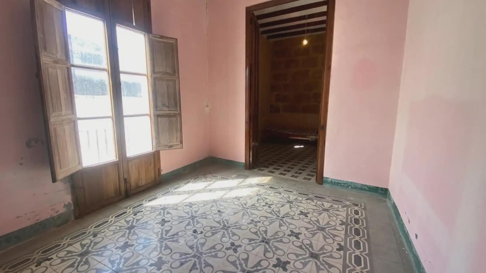 8 bedroom Townhouse for sale in Gata de Gorgos - € 339,000 (Ref: 9737293)