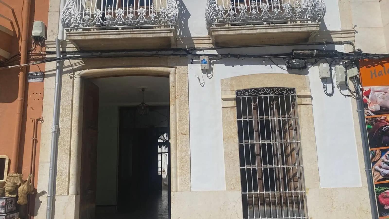 8 bedroom Townhouse for sale in Gata de Gorgos - € 339,000 (Ref: 9737293)