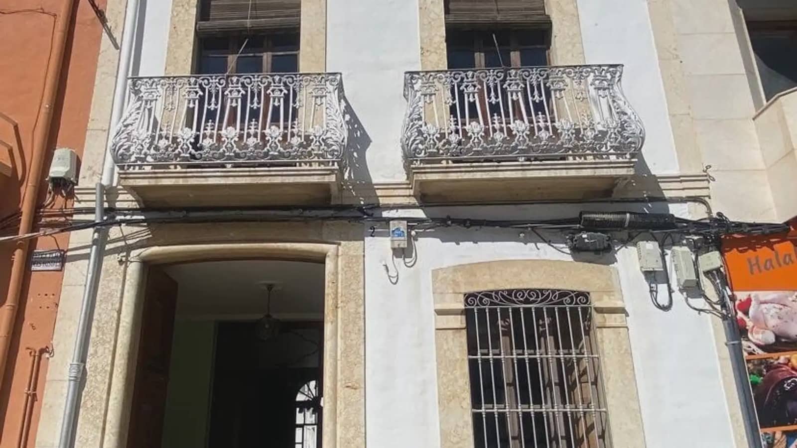 8 bedroom Townhouse for sale in Gata de Gorgos - € 339,000 (Ref: 9737293)