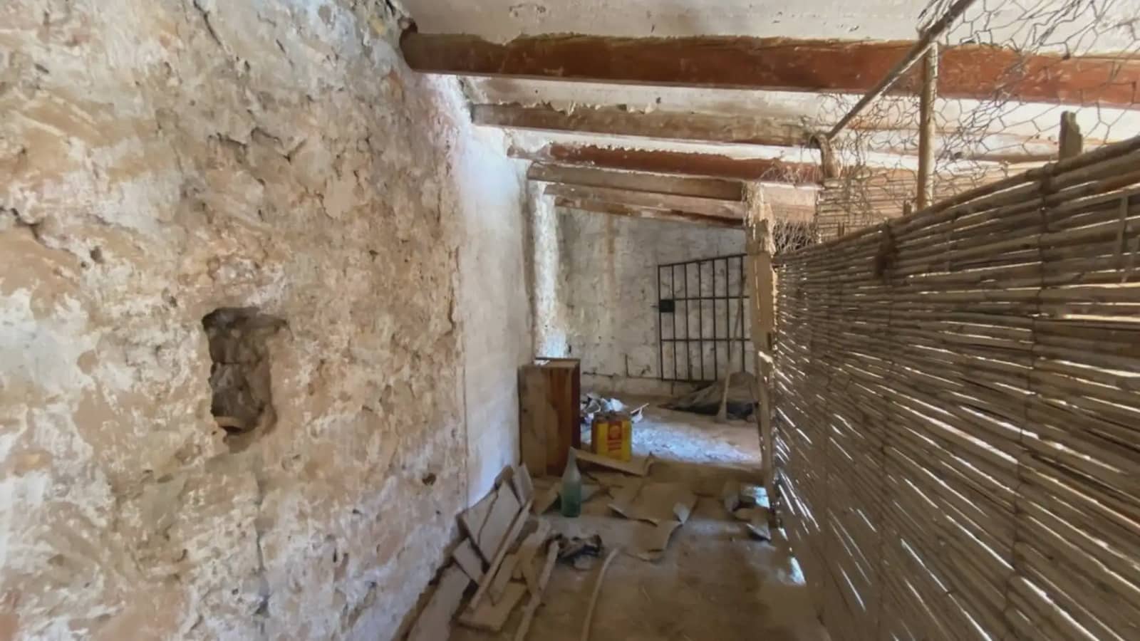 8 bedroom Townhouse for sale in Gata de Gorgos - € 339,000 (Ref: 9737293)
