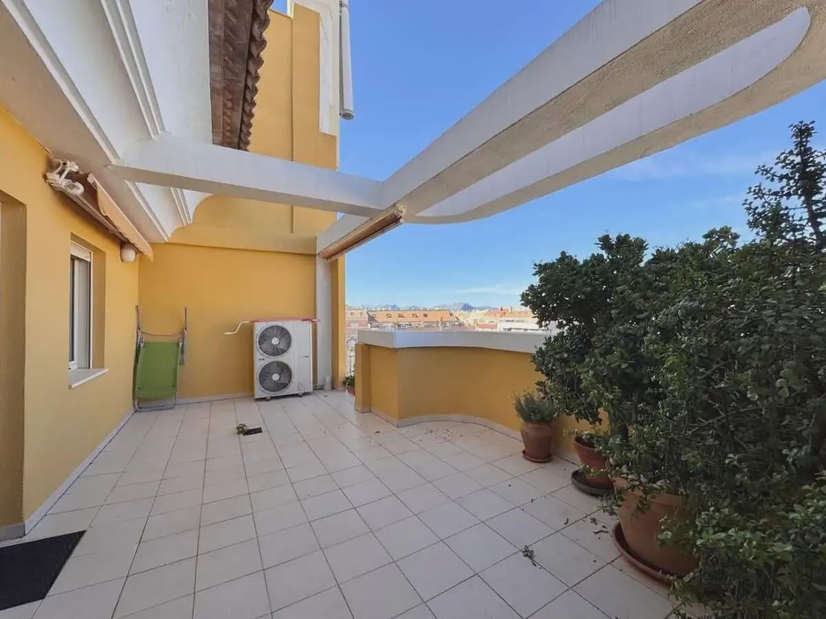 3 soveværelse Penthouse til salg i Denia med swimmingpool - € 390.000 (Ref: 9789428)