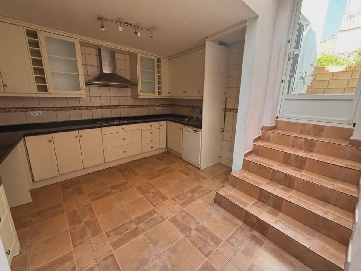 4 bedroom Townhouse for sale in Pedreguer - € 225,000 (Ref: 9860664)