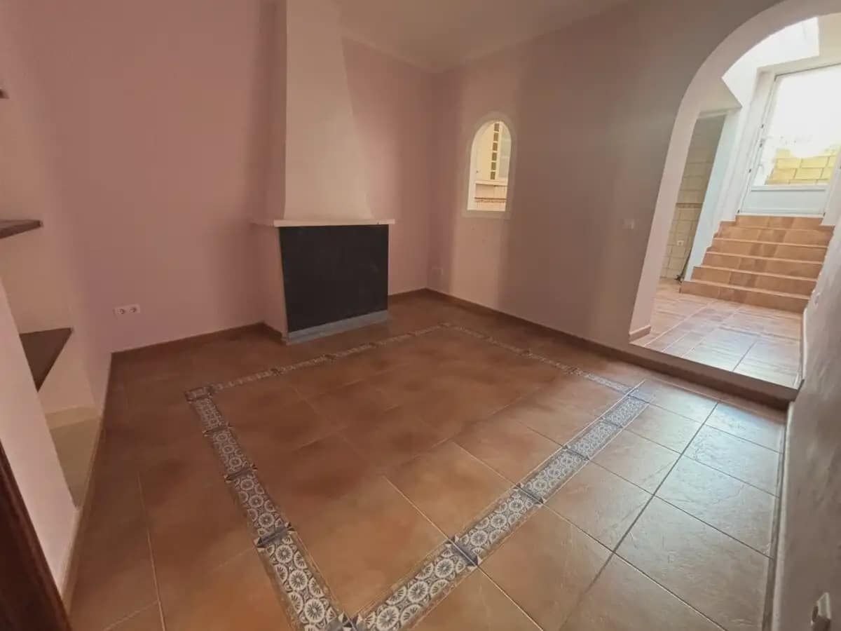 4 bedroom Townhouse for sale in Pedreguer - € 225,000 (Ref: 9860664)