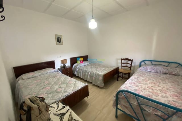 8 bedroom Townhouse for sale in El Palaces, Zurgena - € 127,000 (Ref: 10009721)