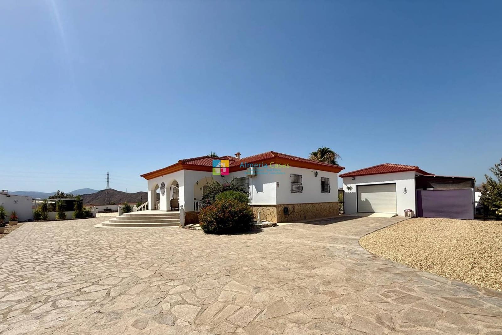 3 bedroom Villa for sale in Albox with pool garage - € 365,000 (Ref: 10034305)