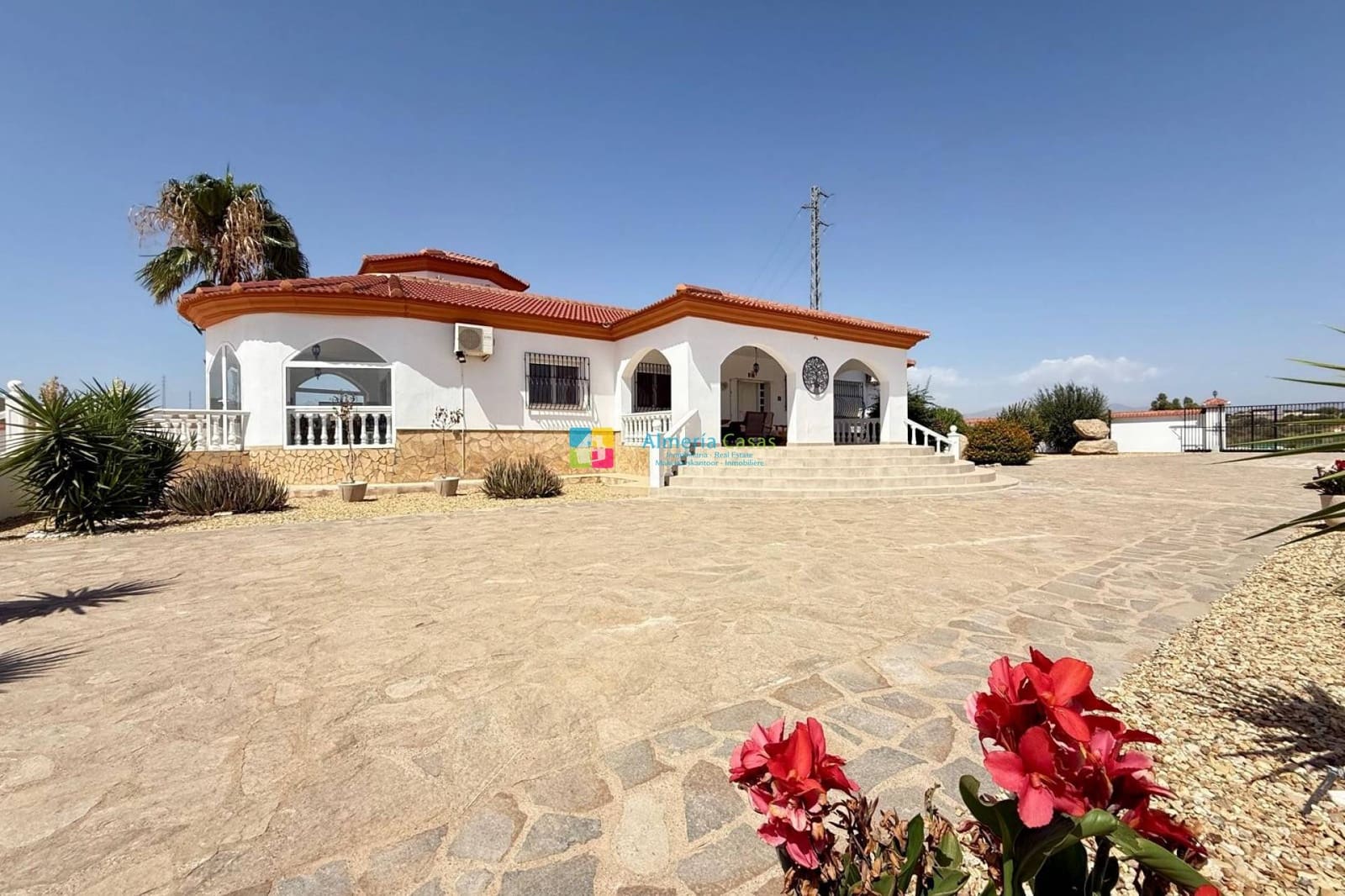 3 bedroom Villa for sale in Albox with pool garage - € 365,000 (Ref: 10062640)