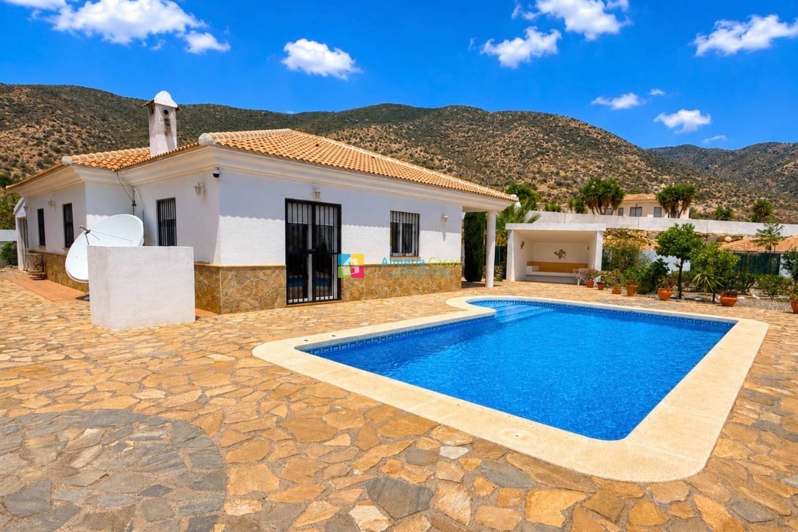 3 Zimmer Villa zu verkaufen in Arboleas mit Pool - 320.000 € (Ref: 10073215)