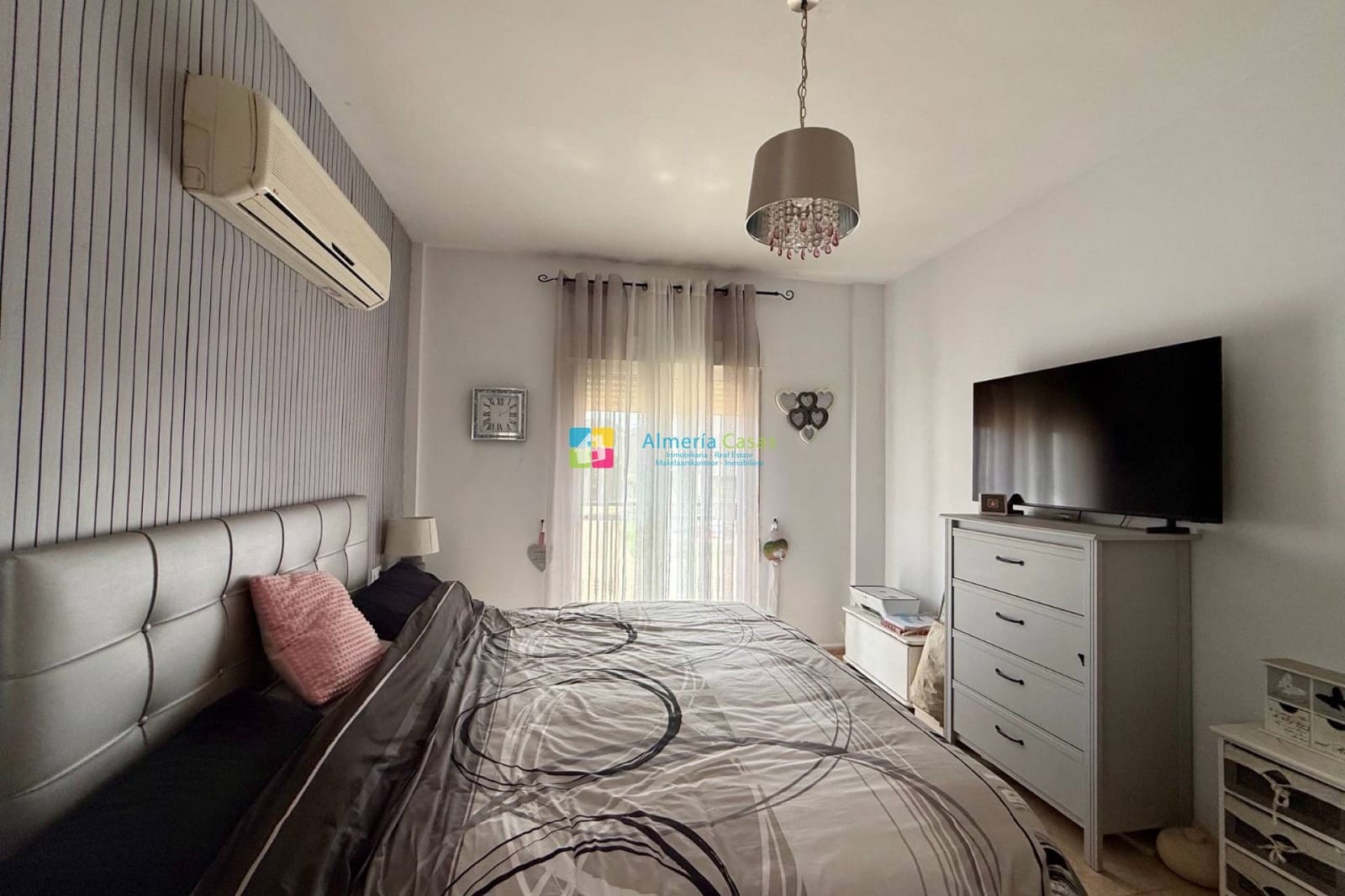 Chalet de 5 habitaciones en Arboleas en venta con piscina - 295.000 € (Ref: 10078942)