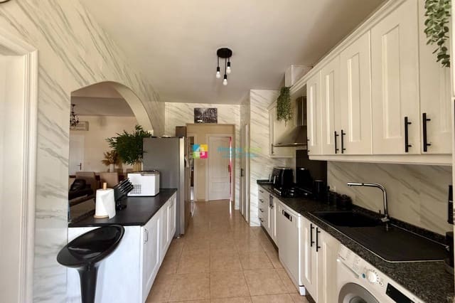 Chalet de 5 habitaciones en Arboleas en venta con piscina - 295.000 € (Ref: 10078942)