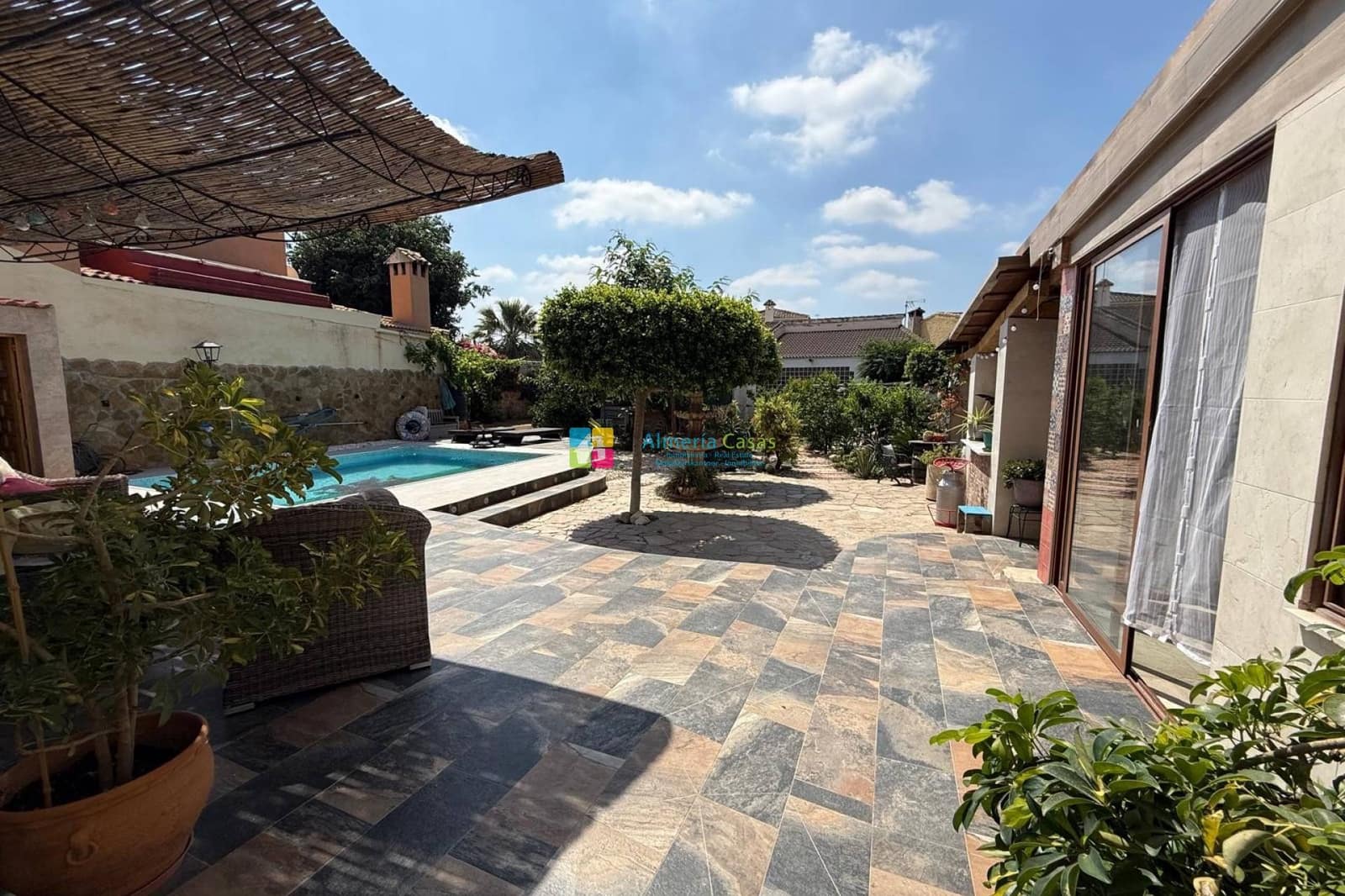 6 bedroom Townhouse for sale in Cantoria with pool garage - € 445,000 (Ref: 10098949)