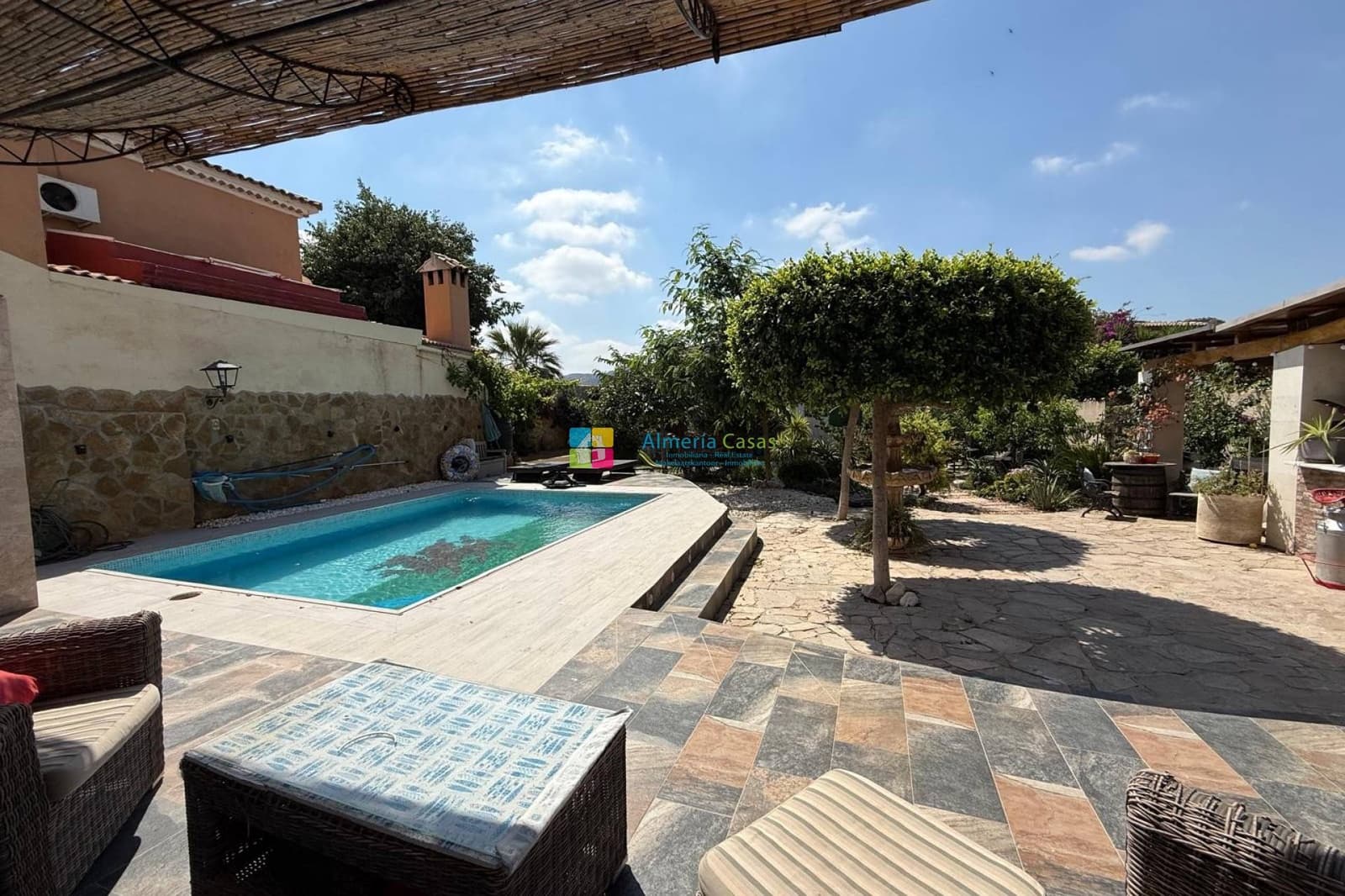 6 bedroom Townhouse for sale in Cantoria with pool garage - € 445,000 (Ref: 10098949)