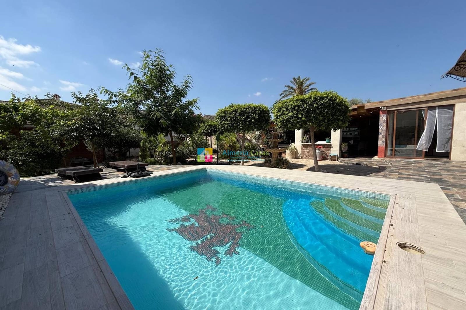6 bedroom Townhouse for sale in Cantoria with pool garage - € 445,000 (Ref: 10098949)