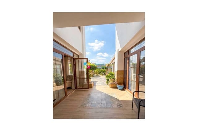 6 bedroom Townhouse for sale in Cantoria with pool garage - € 445,000 (Ref: 10098949)