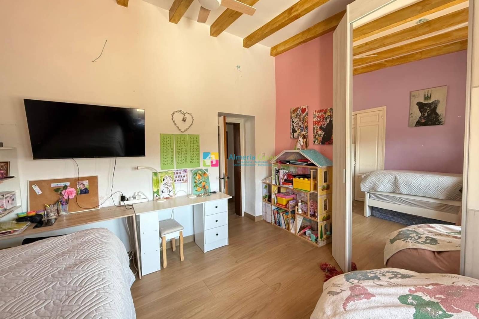 6 bedroom Townhouse for sale in Cantoria with pool garage - € 445,000 (Ref: 10098949)