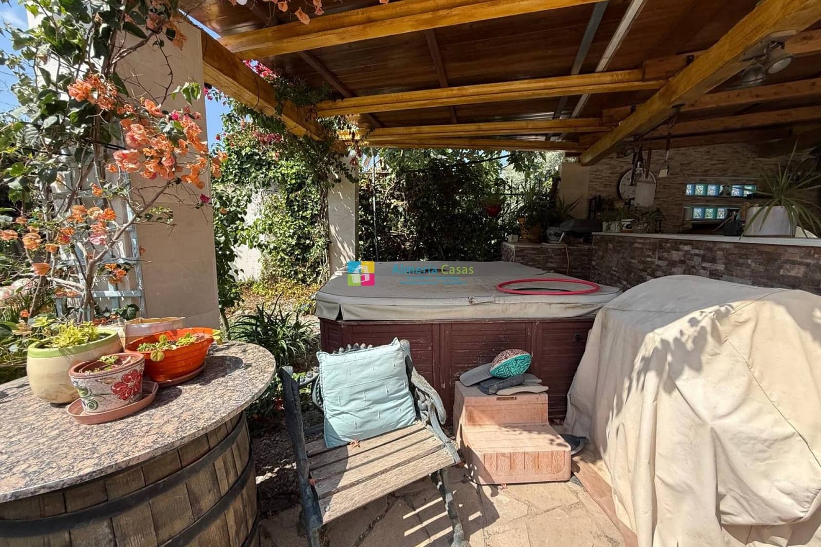 6 bedroom Townhouse for sale in Cantoria with pool garage - € 445,000 (Ref: 10098949)