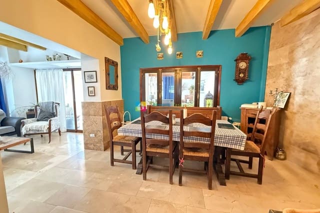 6 bedroom Townhouse for sale in Cantoria with pool garage - € 445,000 (Ref: 10098949)