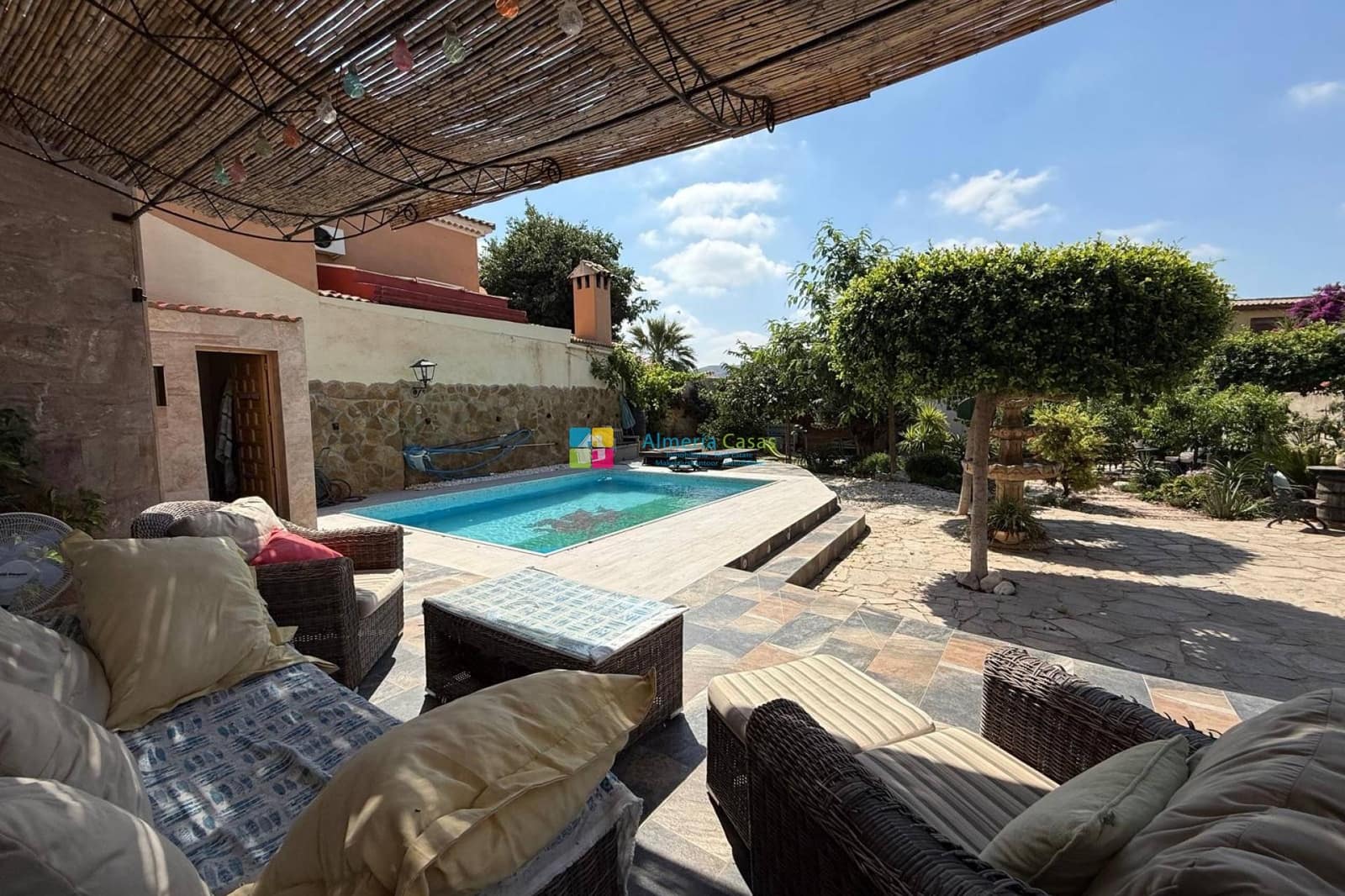 6 bedroom Townhouse for sale in Cantoria with pool garage - € 445,000 (Ref: 10098949)