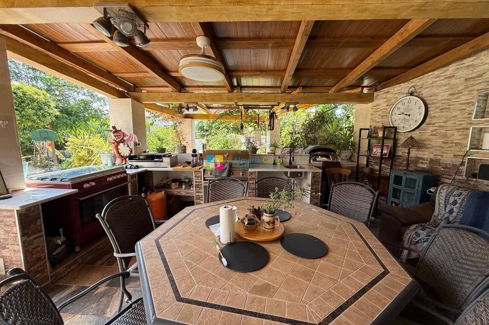 6 bedroom Townhouse for sale in Cantoria with pool garage - € 445,000 (Ref: 10098949)