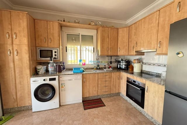 3 makuuhuone Huvila myytävänä paikassa La Piedra Amarilla, Partaloa mukana uima-altaan - 239 950 € (Ref: 10102842)