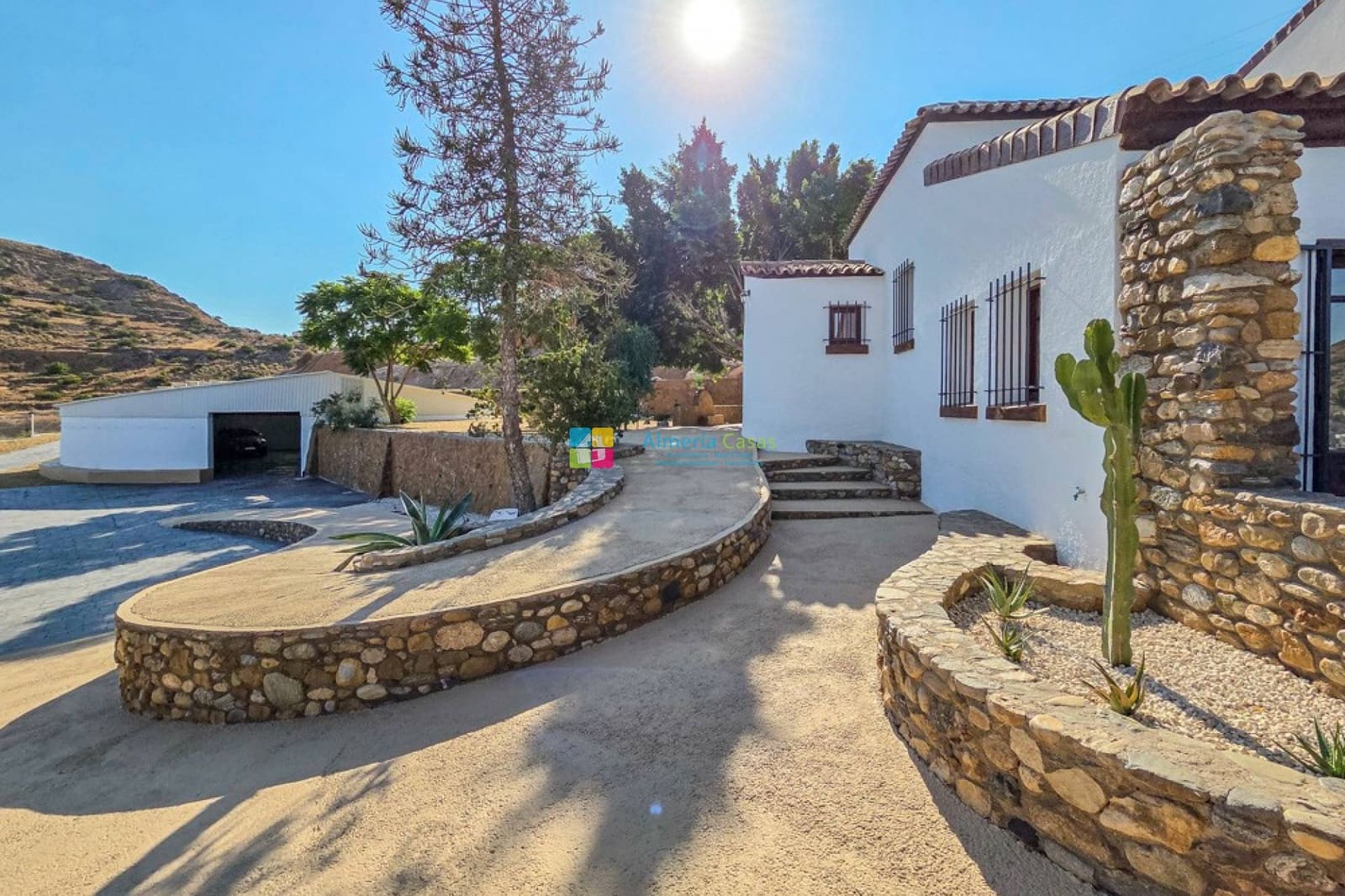 4 soveværelse Finca/Landehus til salg i Mojacar med swimmingpool garage - € 1.295.000 (Ref: 10165423)