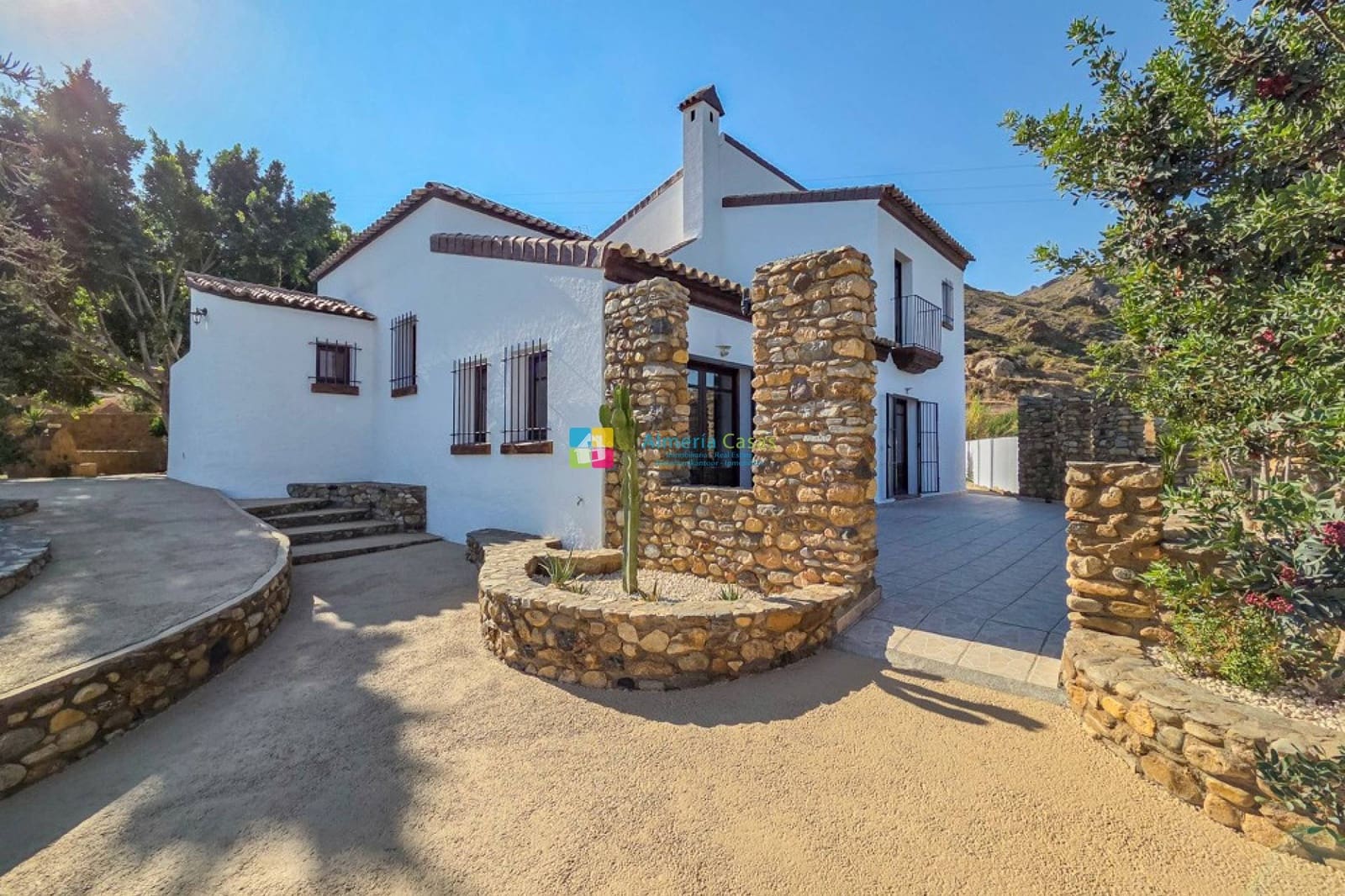 4 soveværelse Finca/Landehus til salg i Mojacar med swimmingpool garage - € 1.295.000 (Ref: 10165423)