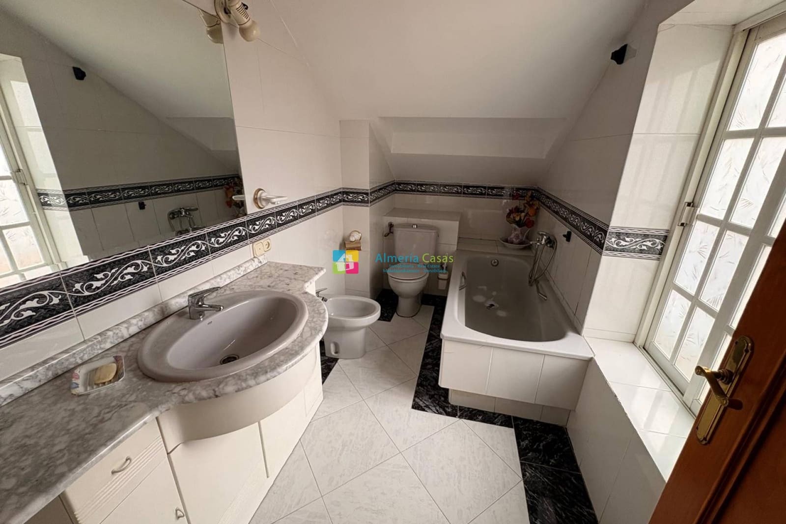 4 sovrum Villa till salu i Olula del Rio med garage - 210 000 € (Ref: 2899980)