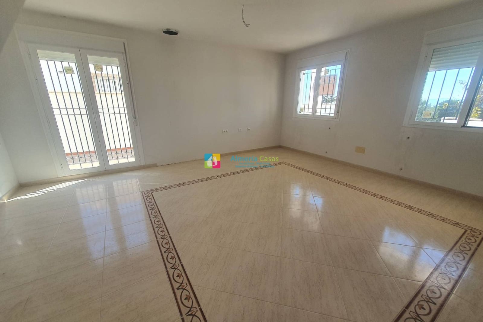 4 bedroom Villa for sale in Oria - € 175,000 (Ref: 4180283)