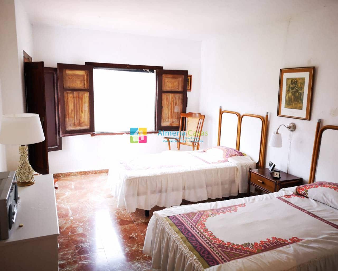 6 soveværelse Byhus til salg i Albanchez - € 79.000 (Ref: 4247797)