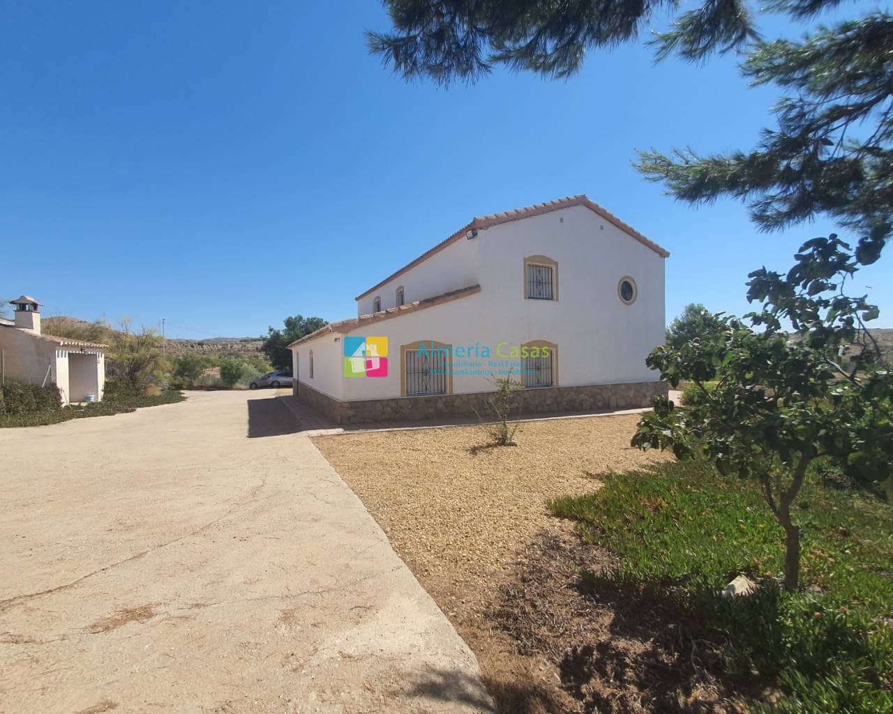11 soveværelse Finca/Landehus til salg i Saliente Bajo (Albox) med swimmingpool - € 695.000 (Ref: 7039222)