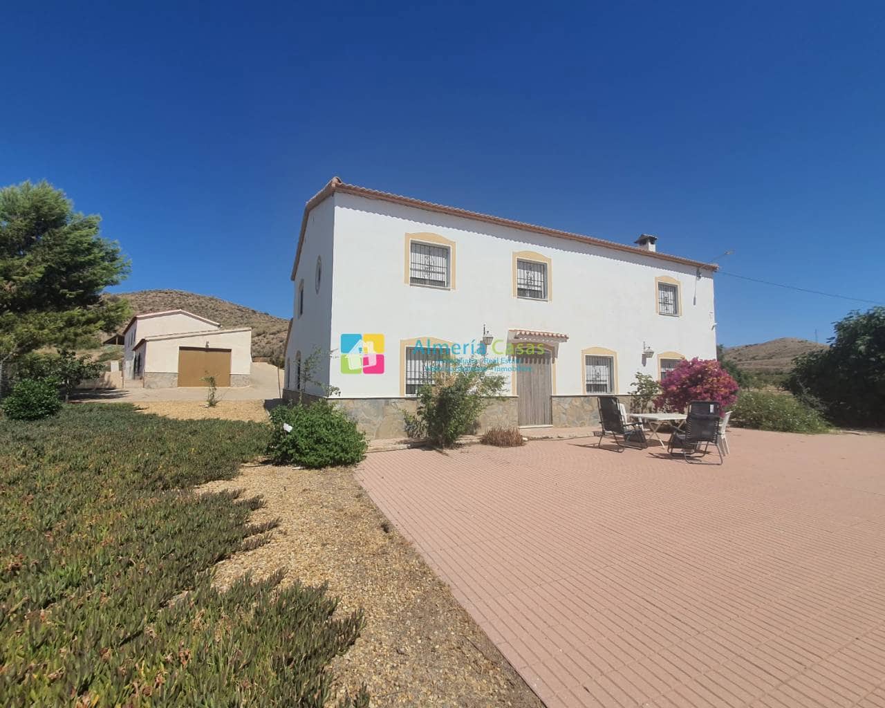 11 soveværelse Finca/Landehus til salg i Saliente Bajo (Albox) med swimmingpool - € 695.000 (Ref: 7039222)