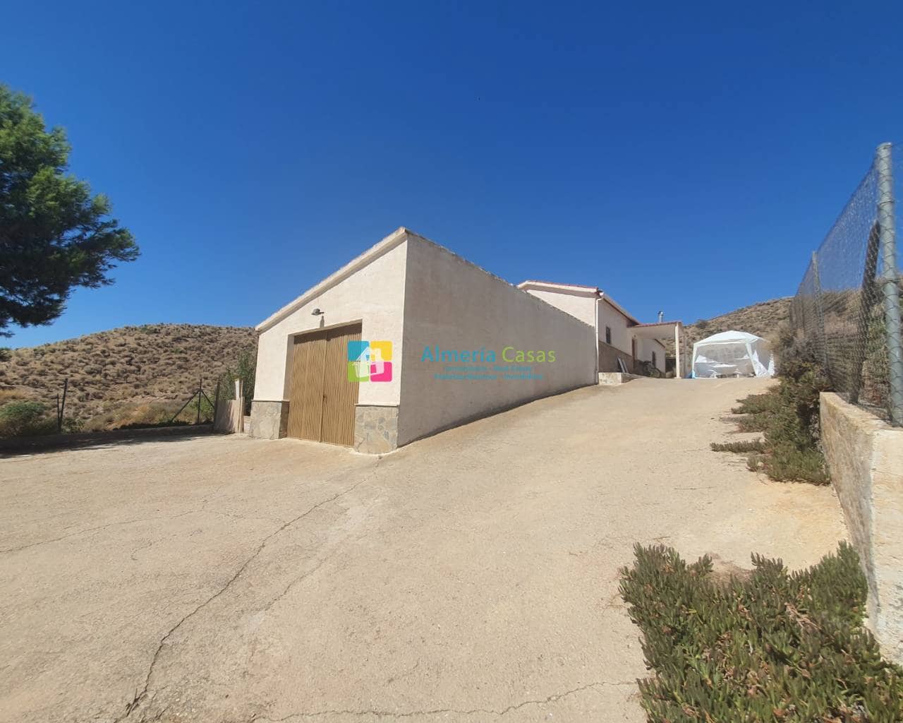 11 soveværelse Finca/Landehus til salg i Saliente Bajo (Albox) med swimmingpool - € 695.000 (Ref: 7039222)
