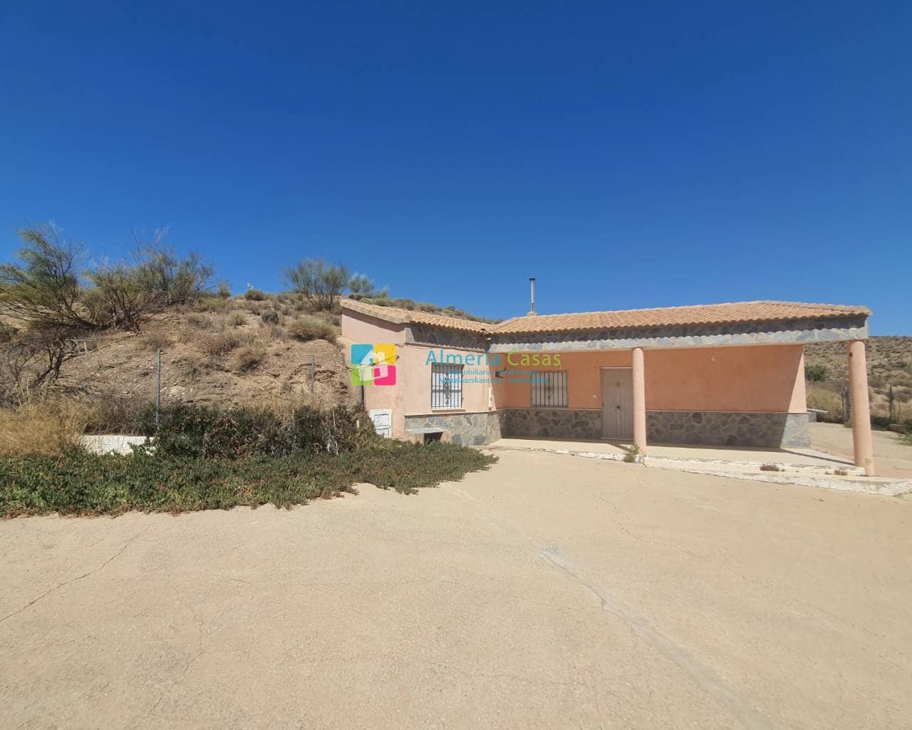 11 soveværelse Finca/Landehus til salg i Saliente Bajo (Albox) med swimmingpool - € 695.000 (Ref: 7039222)