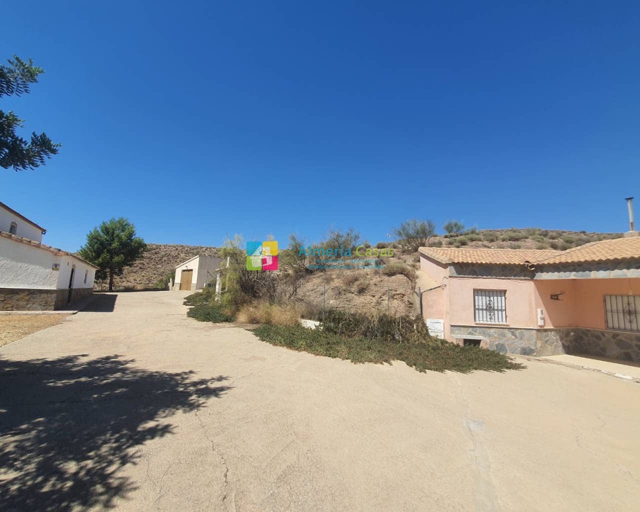 11 soveværelse Finca/Landehus til salg i Saliente Bajo (Albox) med swimmingpool - € 695.000 (Ref: 7039222)