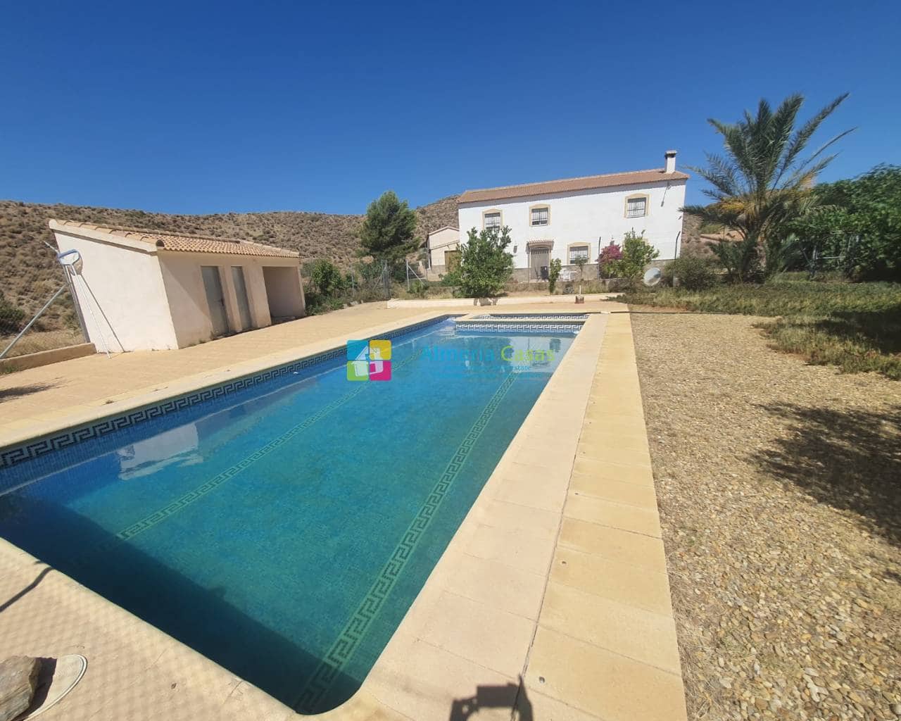 11 soveværelse Finca/Landehus til salg i Saliente Bajo (Albox) med swimmingpool - € 695.000 (Ref: 7039222)