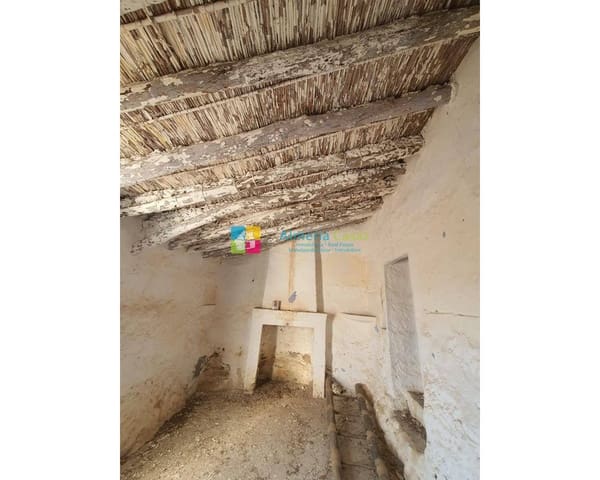 5 soveværelse Finca/Landehus til salg i Urrácal - € 79.000 (Ref: 7405280)