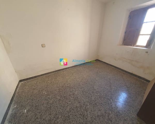 Casa de 5 habitaciones en Los Huevanillas, Arboleas en venta - 36.000 € (Ref: 7537495)