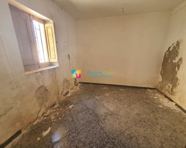 Casa de 5 habitaciones en Los Huevanillas, Arboleas en venta - 36.000 € (Ref: 7537495)