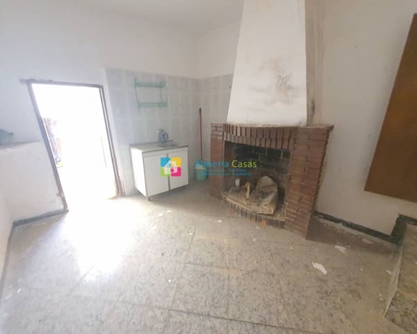 Casa de 5 habitaciones en Los Huevanillas, Arboleas en venta - 36.000 € (Ref: 7537495)