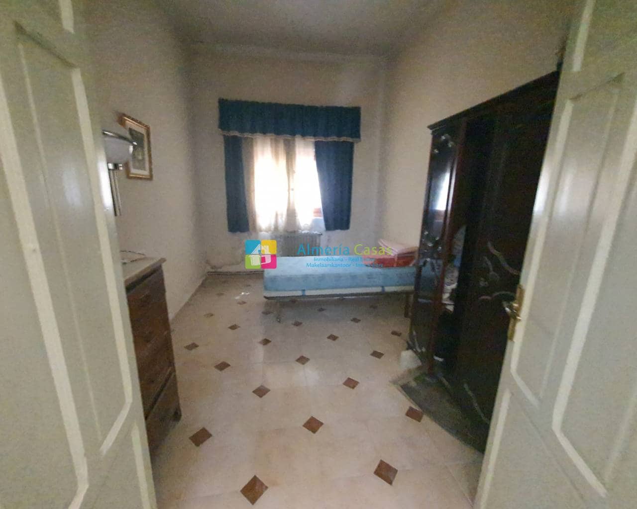 4 soveværelse Villa til salg i Purchena med swimmingpool - € 190.000 (Ref: 7541040)