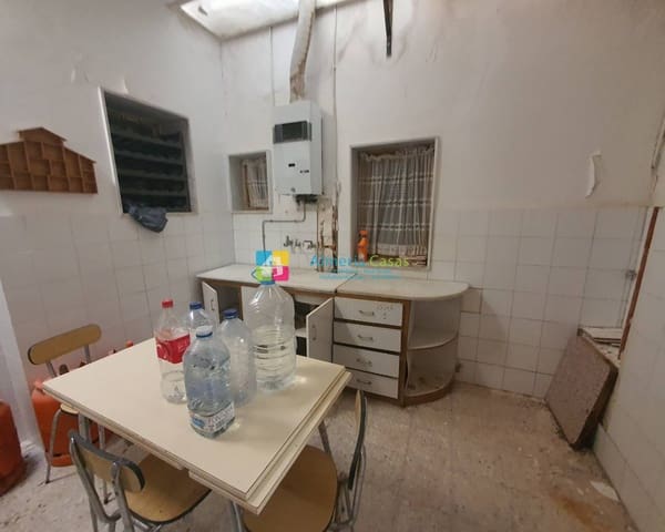 4 soveværelse Villa til salg i Purchena med swimmingpool - € 190.000 (Ref: 7541040)