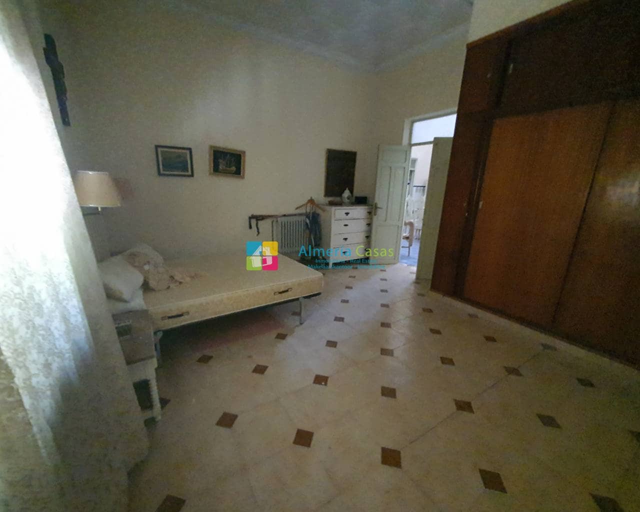 4 soveværelse Villa til salg i Purchena med swimmingpool - € 190.000 (Ref: 7541040)