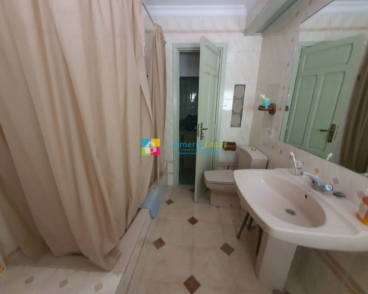 4 soveværelse Villa til salg i Purchena med swimmingpool - € 190.000 (Ref: 7541040)