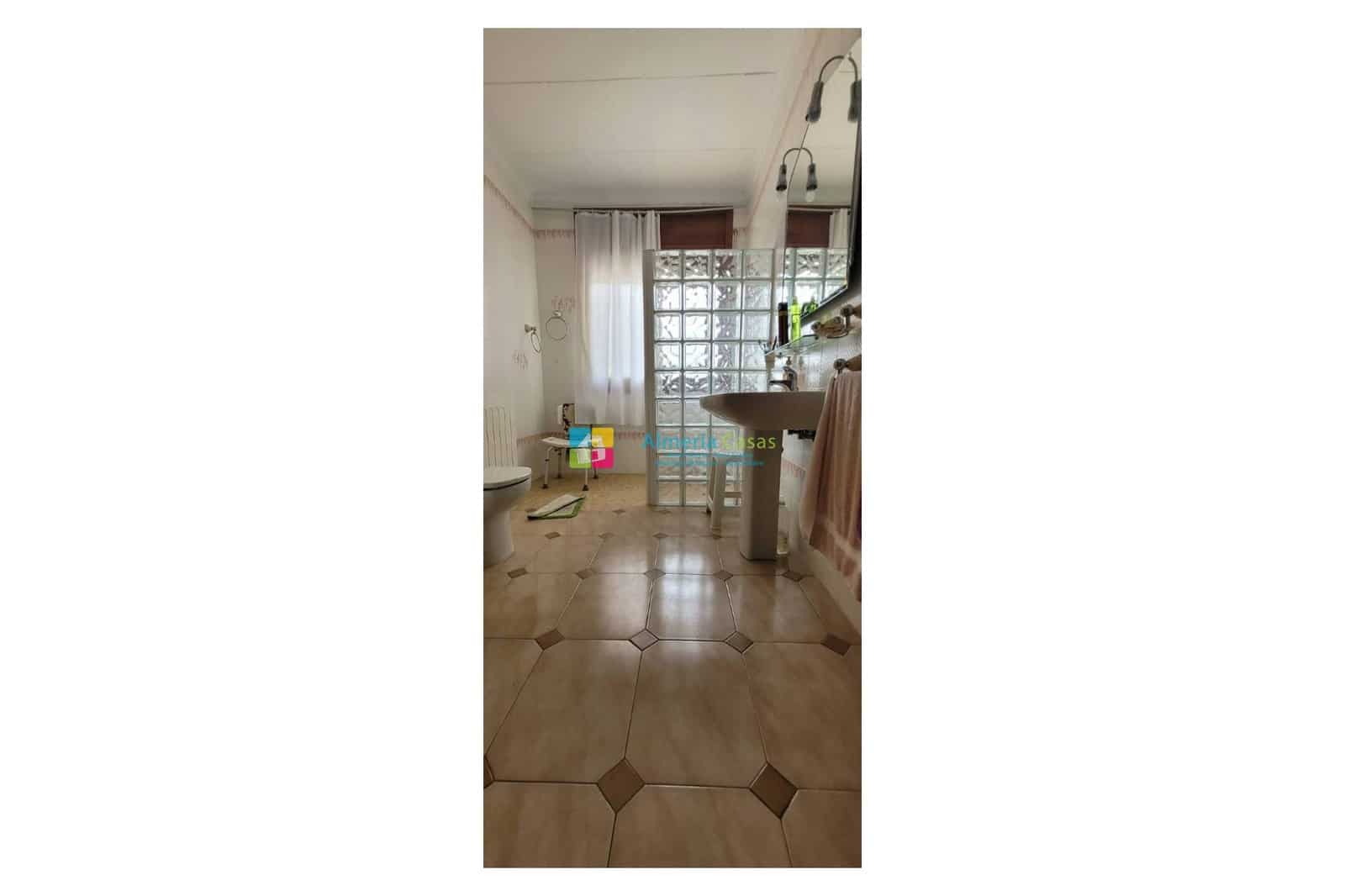 5 makuuhuone Maalaistalo myytävänä paikassa Cullar mukana 
autotalli - 250 000 € (Ref: 7656398)