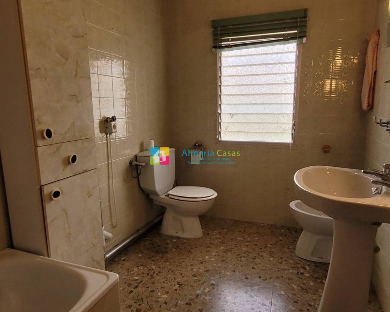 5 soveværelse Finca/Landehus til salg i Tijola med garage - € 230.000 (Ref: 7705125)