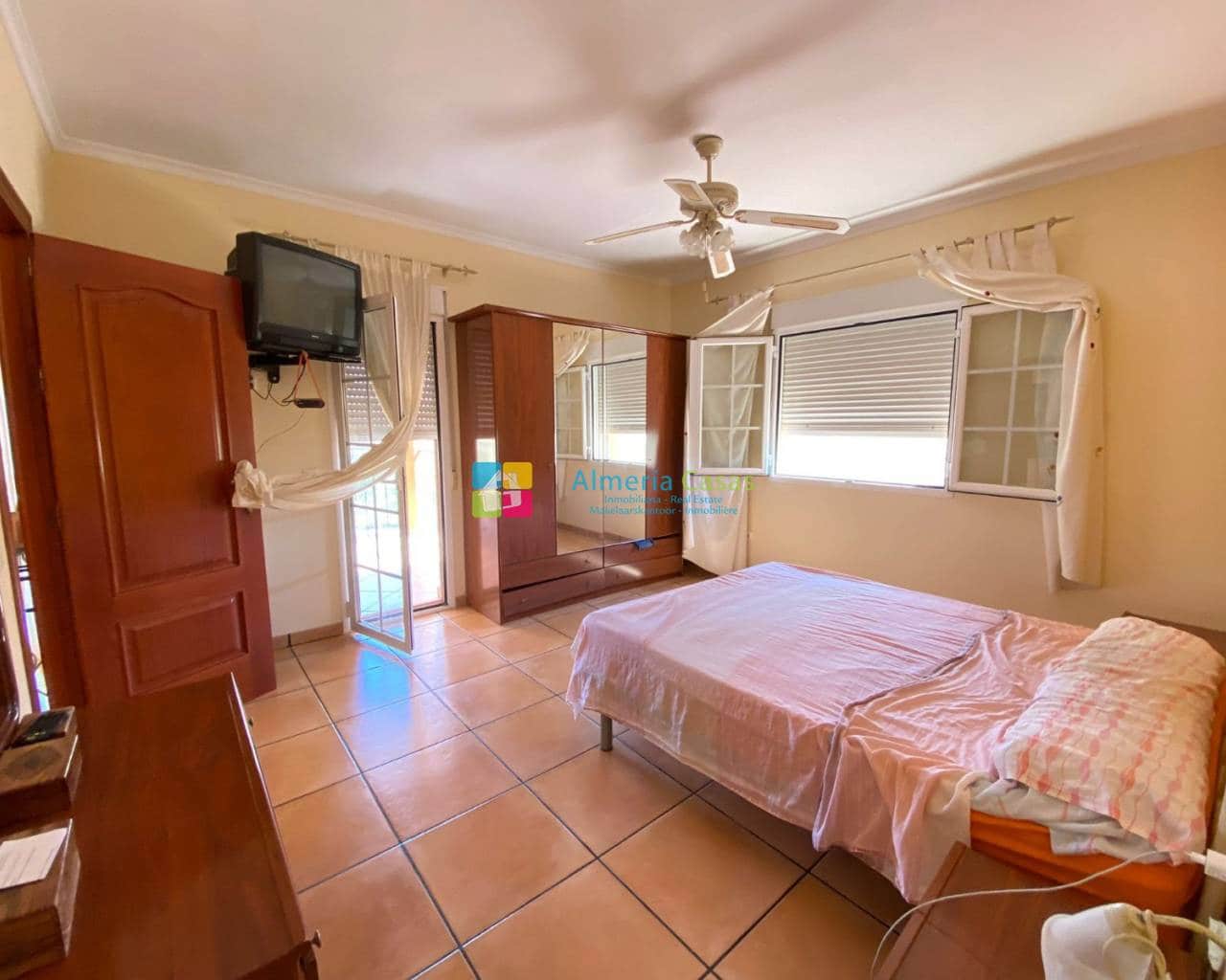 Chalet de 4 habitaciones en Cuevas del Almanzora en venta con garaje - 295.000 € (Ref: 7724389)