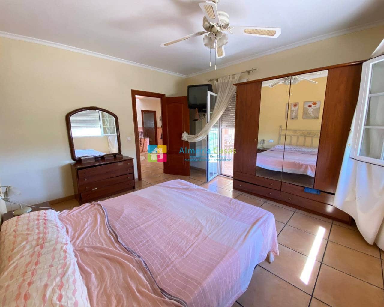 Chalet de 4 habitaciones en Cuevas del Almanzora en venta con garaje - 295.000 € (Ref: 7724389)