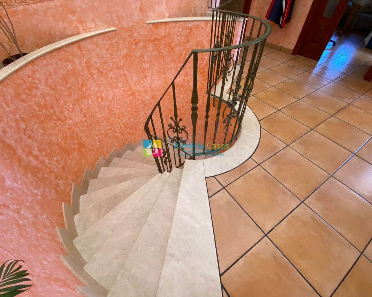 Chalet de 4 habitaciones en Cuevas del Almanzora en venta con garaje - 295.000 € (Ref: 7724389)