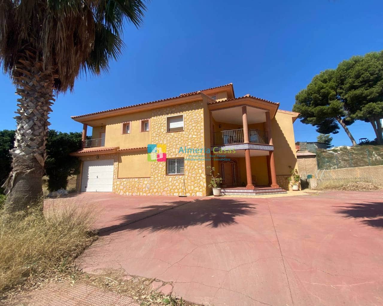 Chalet de 4 habitaciones en Cuevas del Almanzora en venta con garaje - 295.000 € (Ref: 7724389)