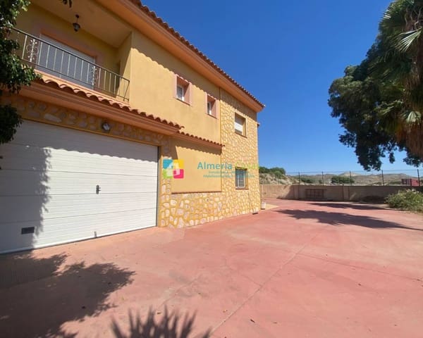 Chalet de 4 habitaciones en Cuevas del Almanzora en venta con garaje - 295.000 € (Ref: 7724389)
