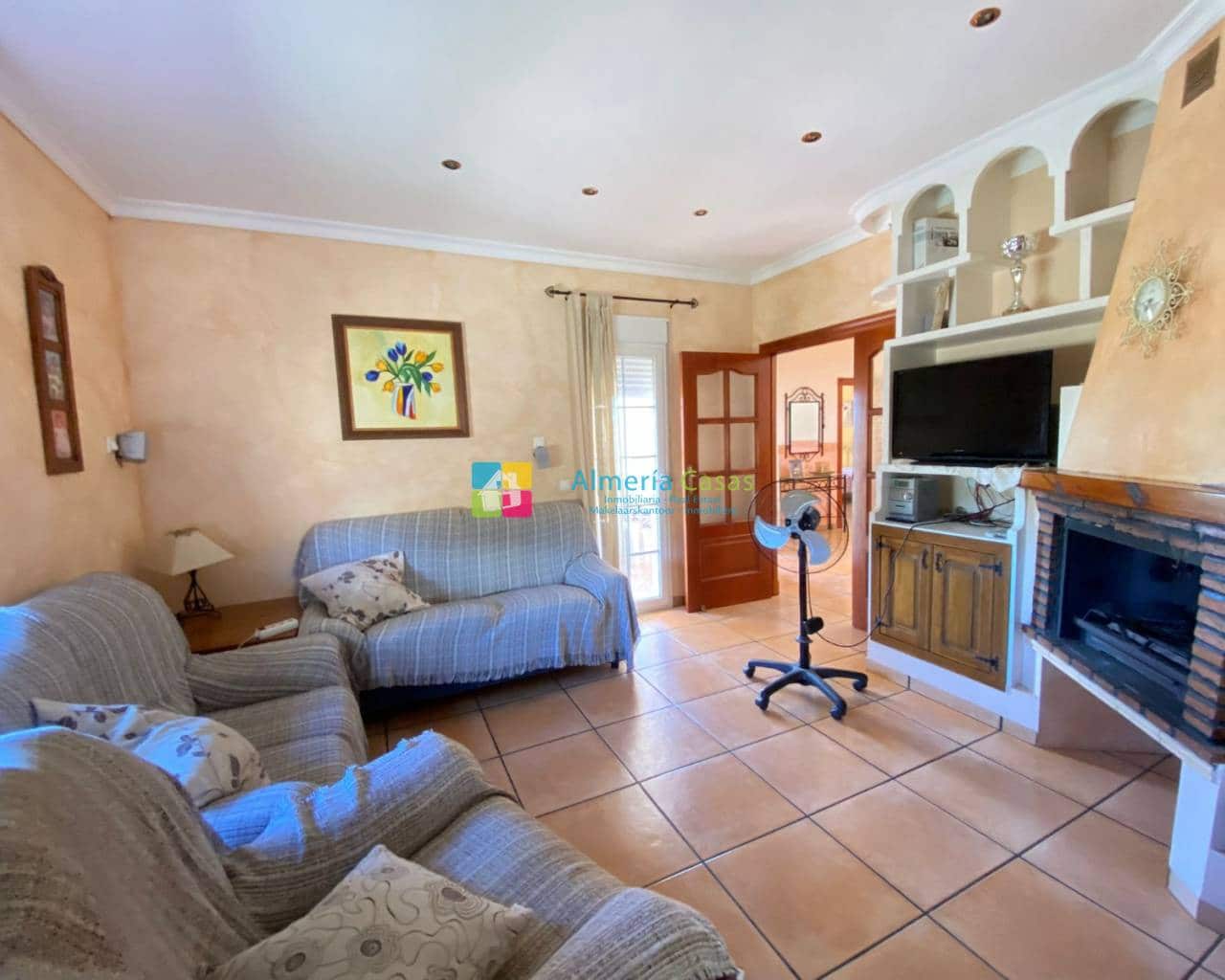 Chalet de 4 habitaciones en Cuevas del Almanzora en venta con garaje - 295.000 € (Ref: 7724389)